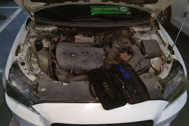 Used Mitsubishi Lancer EX 2012 Classic 1.8L CVT Black-and-White Edition Engine Bay