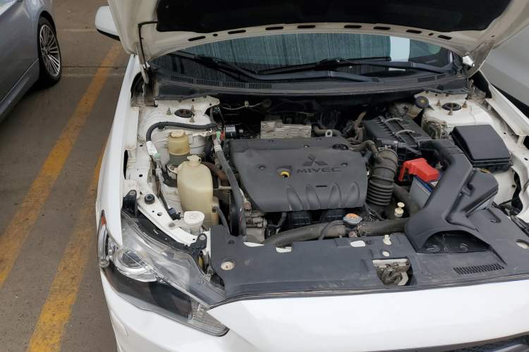 Used Mitsubishi Lancer EX 2012 Xiali Edition 2.0L CVT Flagship Model Engine Bay Right