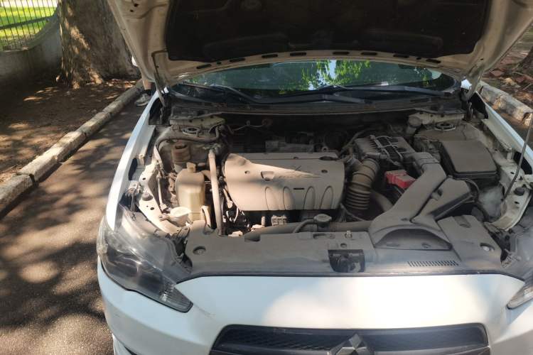 Used Mitsubishi Lancer EX 2012 Xinyuan Edition 2.0L Manual Comfort Model Engine Bay Right
