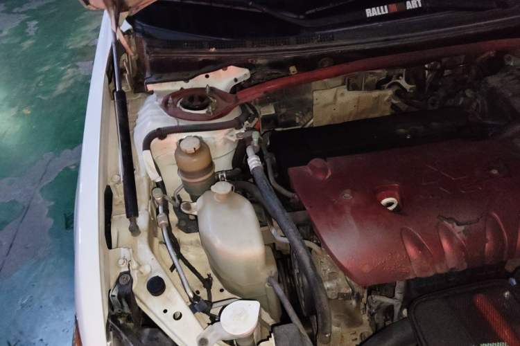 Used Mitsubishi Lancer EX 2012 Fashion Edition 1.8L Manual Comfort Version Engine Bay Right