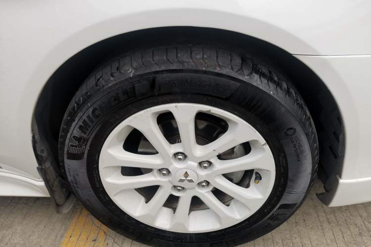 Used Mitsubishi Lancer EX 2012 Classic 2.0L CVT Black & White Edition Exterior 3