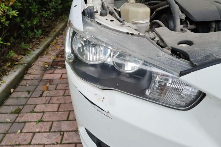 Used Mitsubishi Lancer EX 2012 Chasing Edition 1.8L CVT Luxury Model Exterior 6
