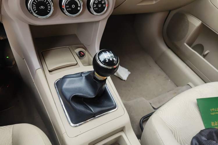 Used Mitsubishi Lancer EX 2012 New Year Edition 1.8L Manual Comfort Model Gear Lever