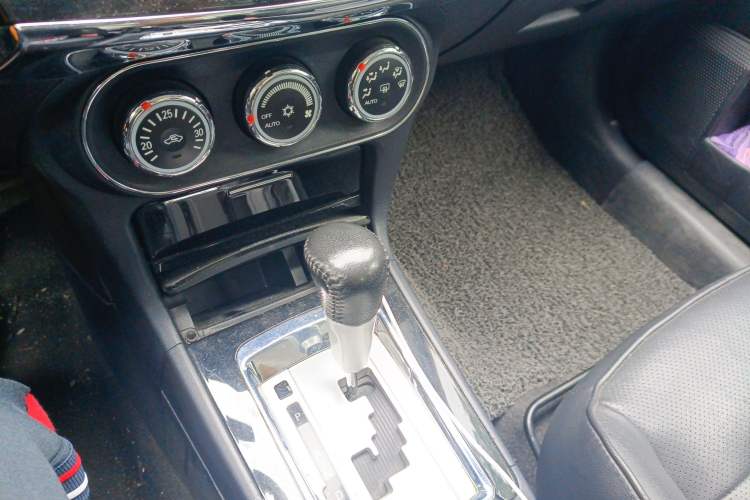 Used Mitsubishi Lancer EX 2012 Chasing Edition 1.8L CVT Luxury Model Gear Lever