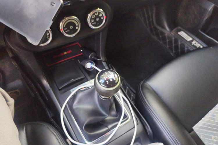 Used Mitsubishi Lancer EX 2012 Fashion Edition 1.8L Manual Comfort Version Gear Lever
