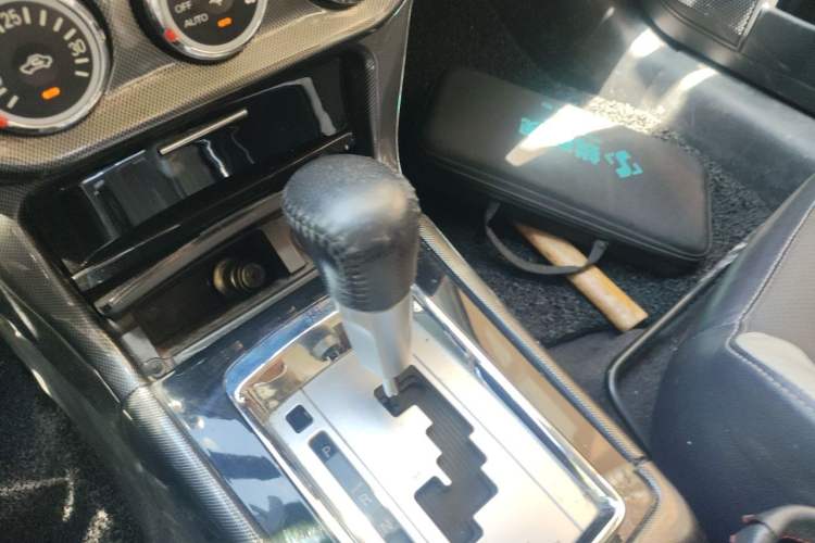 Used Mitsubishi Lancer EX 2012 Chasing Edition 1.8L CVT Luxury Model Gear Lever