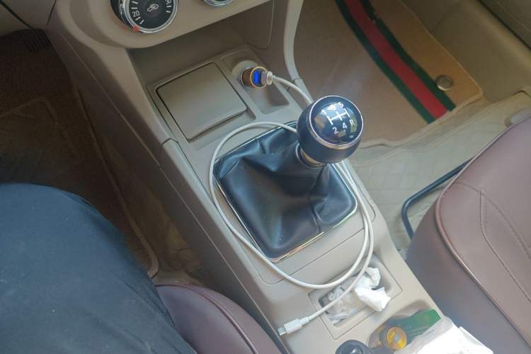 Used Mitsubishi Lancer EX 2012 Chasing Edition 1.8L Manual Luxury Model Gear Lever