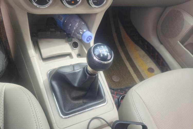 Used Mitsubishi Lancer EX 2012 1.8L Manual Charm Edition Gear Lever