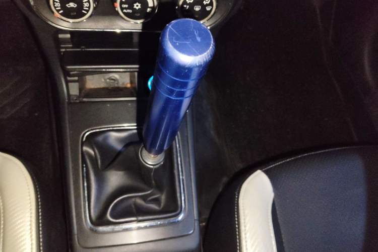 Used Mitsubishi Lancer EX 2012 Fashion Edition 1.8L Manual Comfort Version Gear Lever