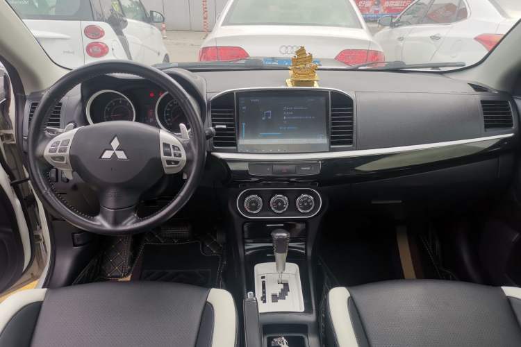Used Mitsubishi Lancer EX 2012 Classic 2.0L CVT Black & White Edition Interior 1