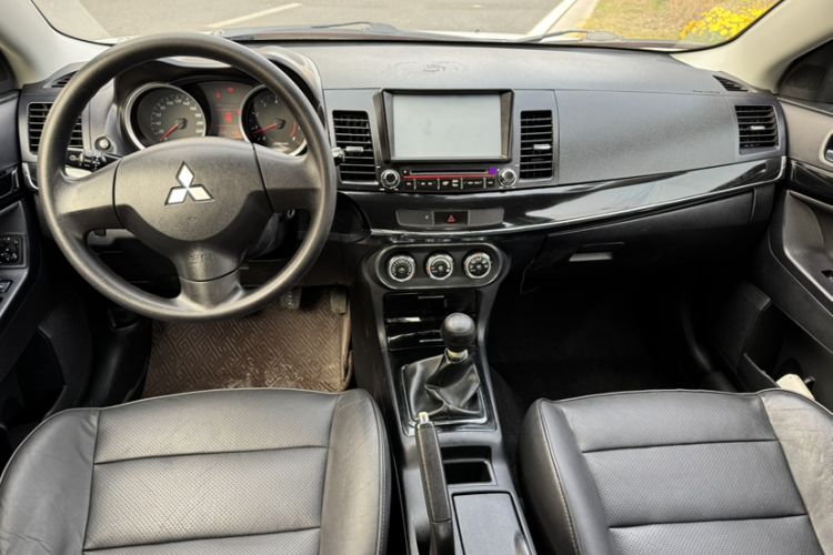 Used Mitsubishi Lancer EX 2012 Chasing Edition 1.8L Manual Luxury Model Interior 3