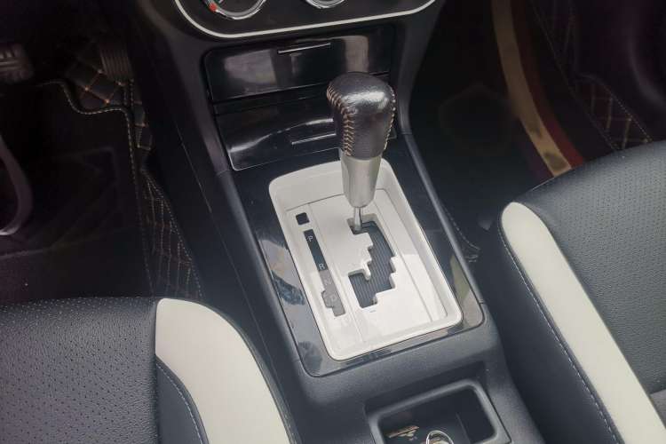 Used Mitsubishi Lancer EX 2012 Classic 2.0L CVT Black & White Edition Interior 4