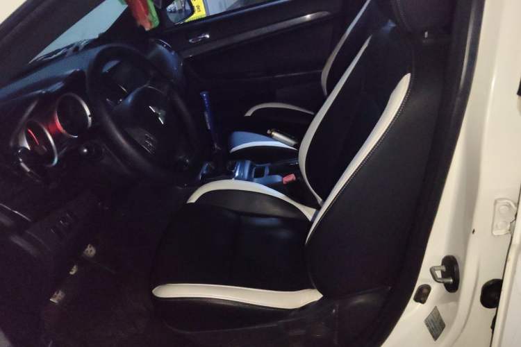 Used Mitsubishi Lancer EX 2012 Fashion Edition 1.8L Manual Comfort Version Left Front Seat