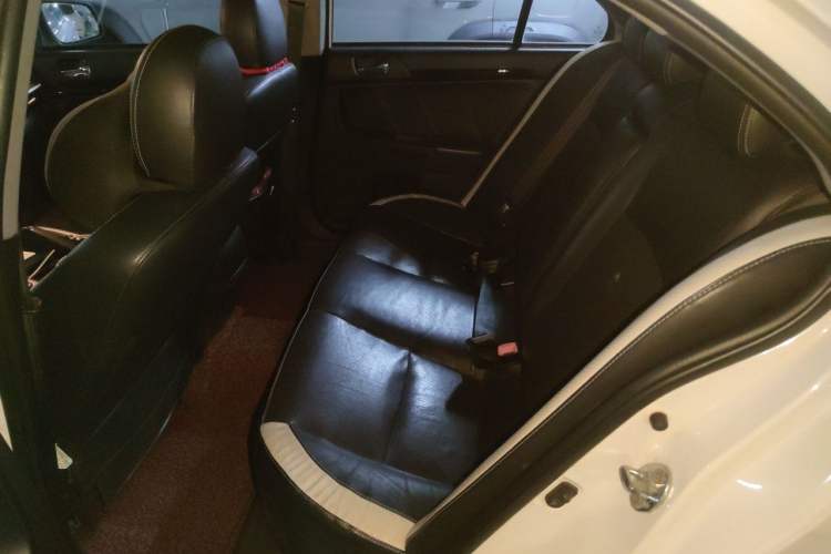 Used Mitsubishi Lancer EX 2012 Classic 1.8L CVT Black-and-White Edition Left Rear Seat