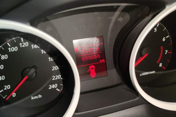 Used Mitsubishi Lancer EX 2012 Classic 1.8L CVT Black-and-White Edition Odometer Close Up