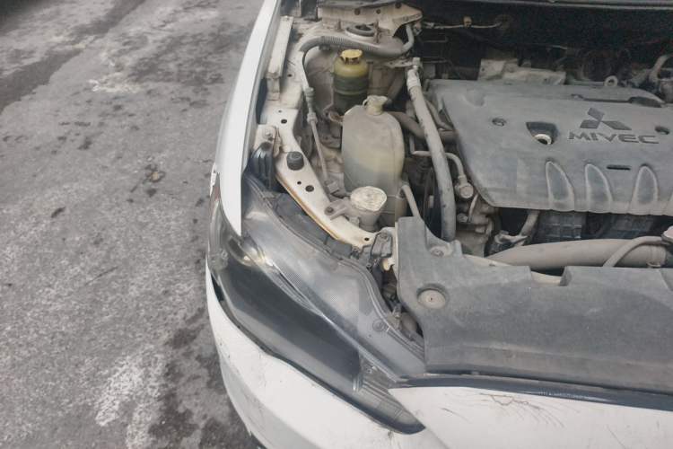 Used Mitsubishi Lancer EX 2012 Fashion Edition 1.8L Manual Comfort Version Right Front Headlight