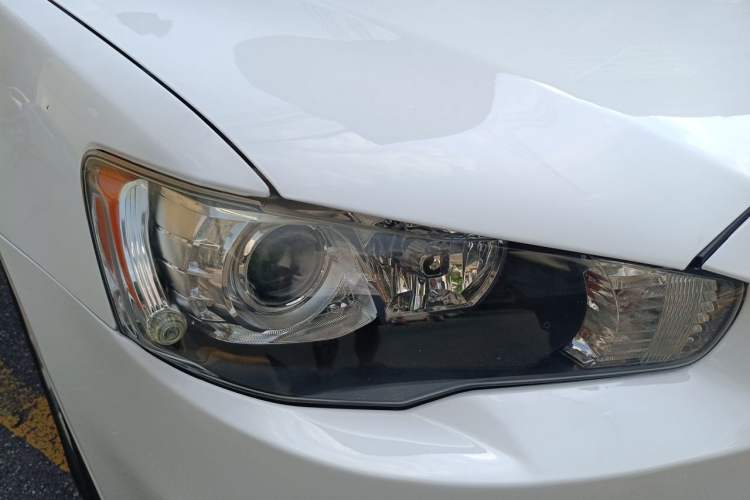 Used Mitsubishi Lancer EX 2012 Xiali Edition 2.0L CVT Flagship Model Right Front Headlight