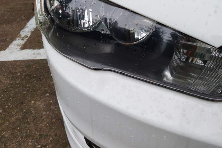 Used Mitsubishi Lancer EX 2012 Chasing Edition 1.8L Manual Luxury Model Right Front Headlight