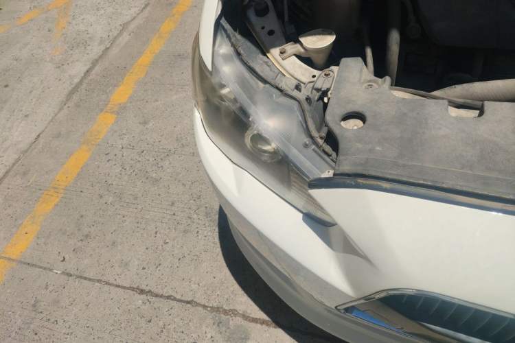 Used Mitsubishi Lancer EX 2012 Chasing Edition 1.8L CVT Luxury Model Right Front Headlight