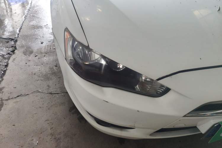 Used Mitsubishi Lancer EX 2012 Anniversary Edition 1.8L CVT Comfort Model Right Front Headlight