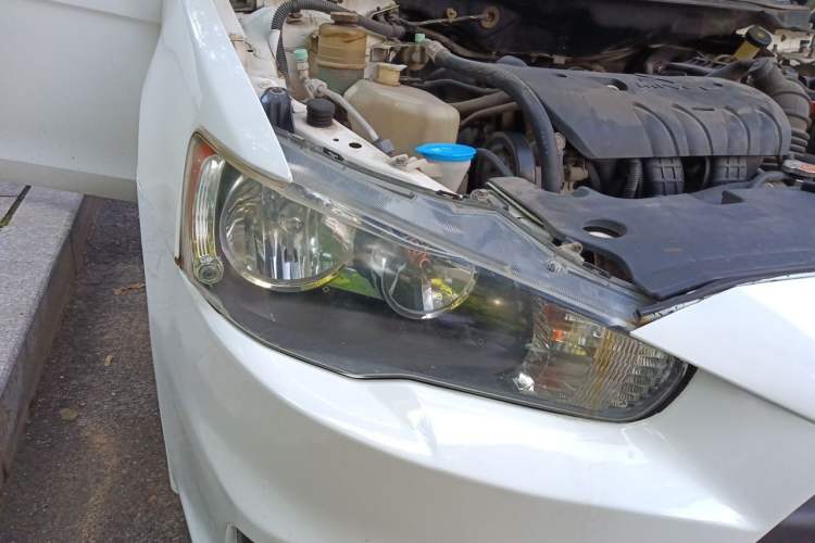 Used Mitsubishi Lancer EX 2012 Fashion Edition 1.8L CVT Comfort Version Right Front Headlight