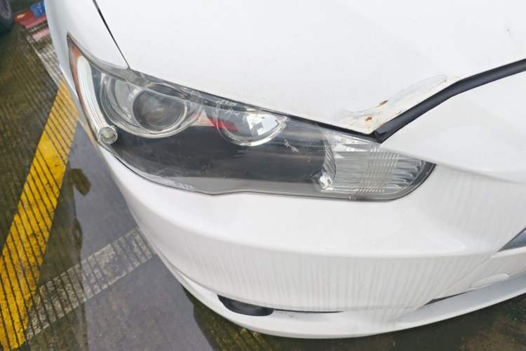 Used Mitsubishi Lancer EX 2012 Fashion Edition 1.8L Manual Comfort Version Right Front Headlight