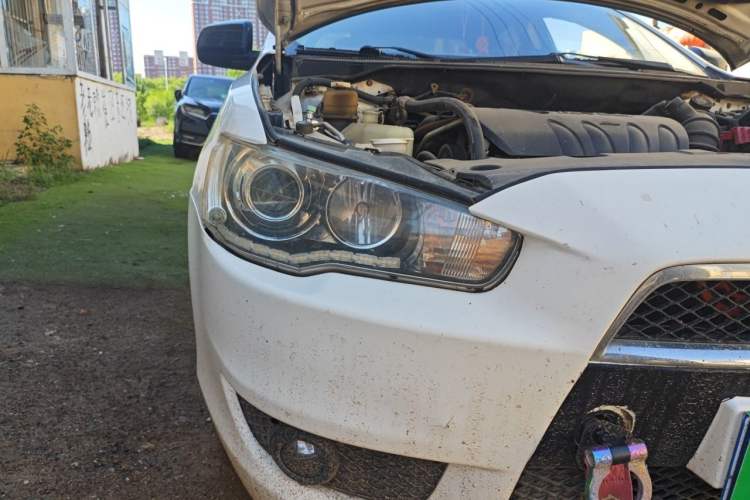 Used Mitsubishi Lancer EX 2012 Fashion Edition 1.8L CVT Comfort Version Right Front Headlight