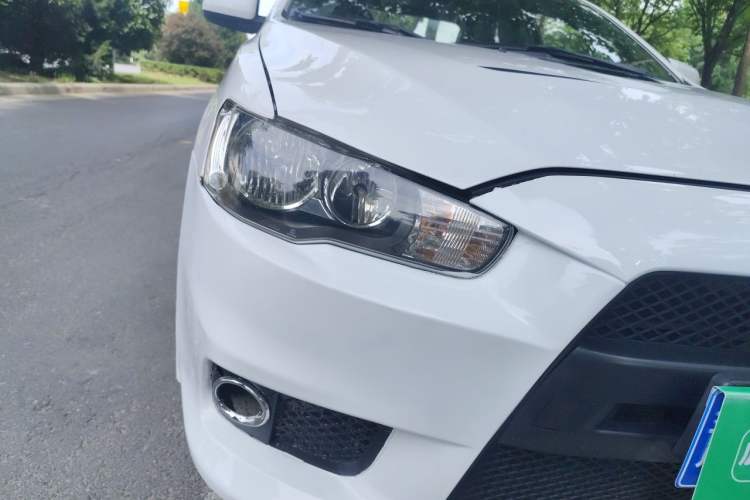Used Mitsubishi Lancer EX 2012 Chasing Edition 1.8L CVT Luxury Model Right Front Headlight