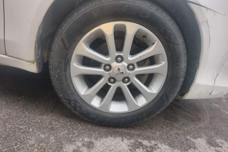 Used Mitsubishi Lancer EX 2012 Fashion Edition 1.8L Manual Comfort Version Right Front Wheel Hub