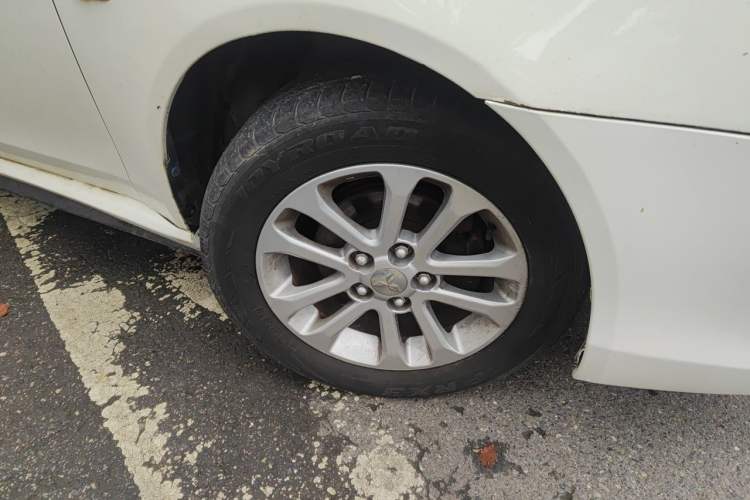 Used Mitsubishi Lancer EX 2012 New Year Edition 1.8L Manual Comfort Model Right Front Wheel Hub