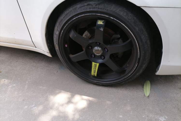 Used Mitsubishi Lancer EX 2012 Anniversary Edition 1.8L CVT Comfort Model Right Front Wheel Hub