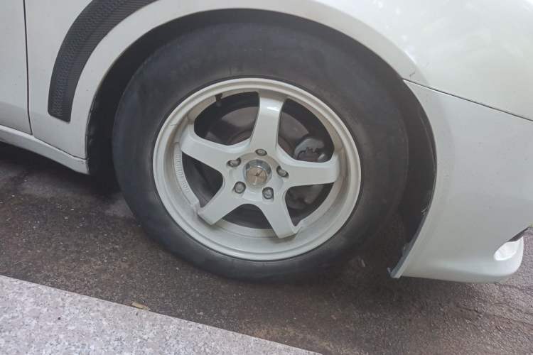 Used Mitsubishi Lancer EX 2012 Fashion Edition 1.8L CVT Comfort Version Right Front Wheel Hub