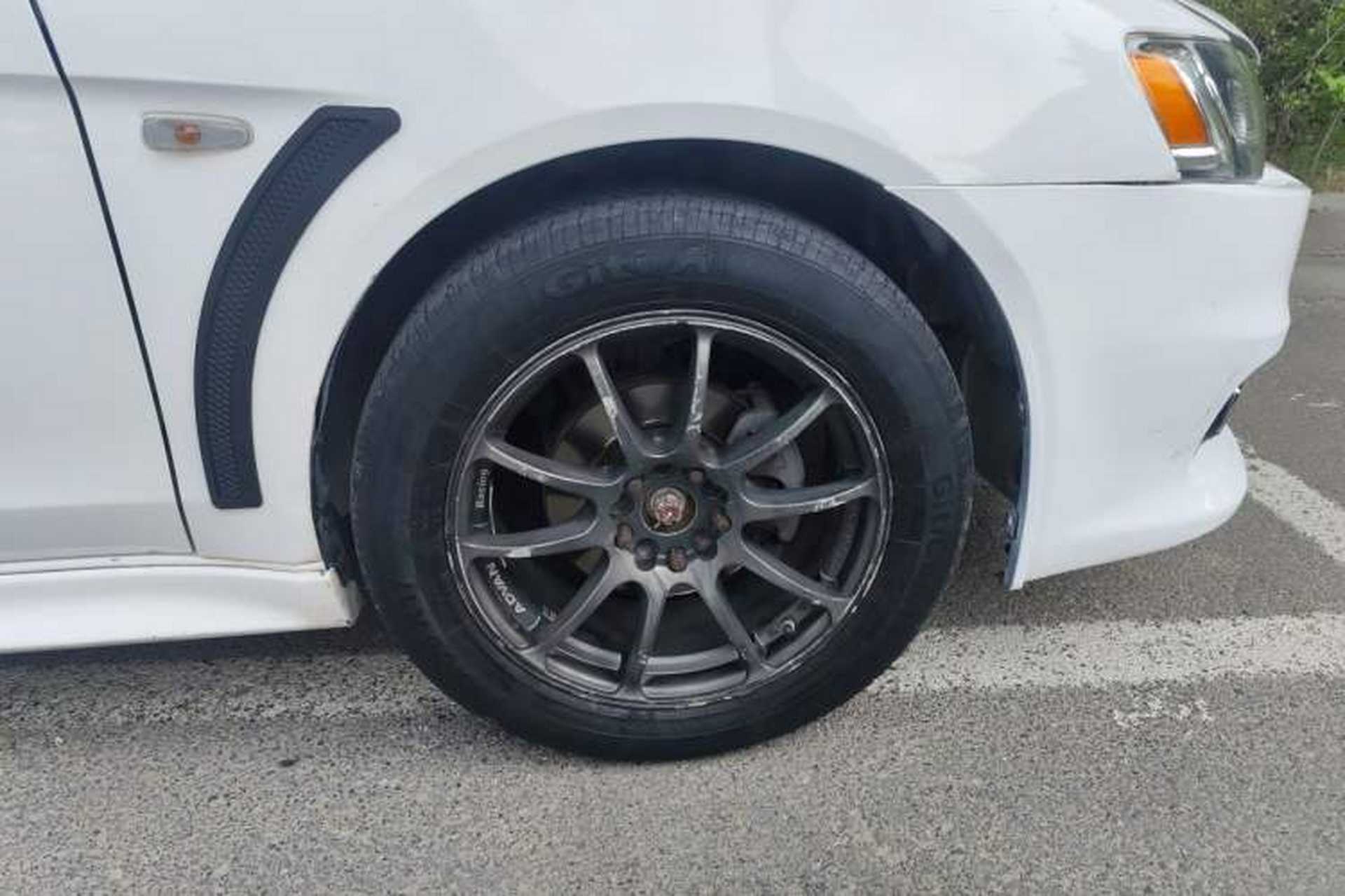 Used Mitsubishi Lancer EX 2012 Chasing Edition 1.8L CVT Luxury Model Right Front Wheel Hub