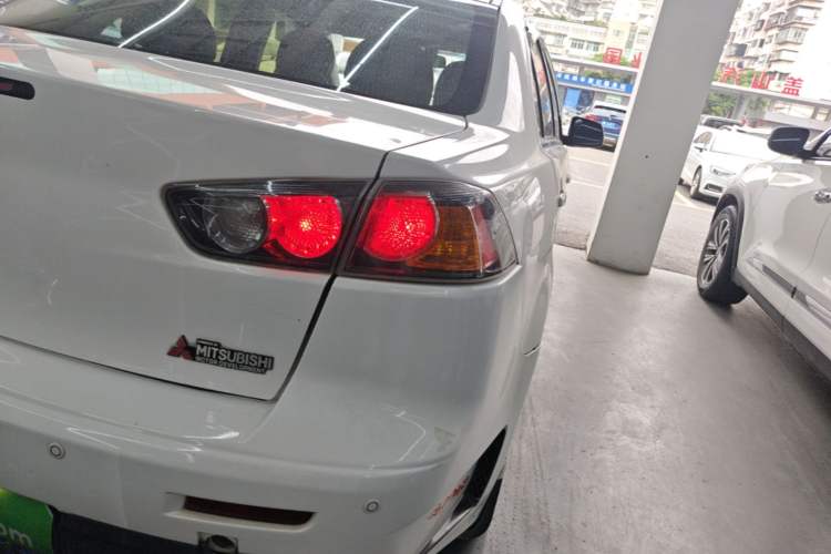 Used Mitsubishi Lancer EX 2012 Fashion Edition 1.8L CVT Comfort Version Right Rear Taillight