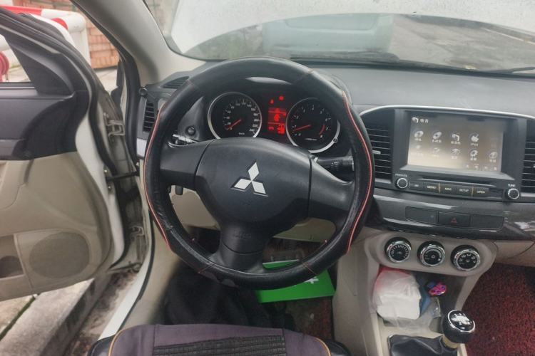 Used Mitsubishi Lancer EX 2012 Fashion Edition 1.8L Manual Comfort Version Steering Wheel