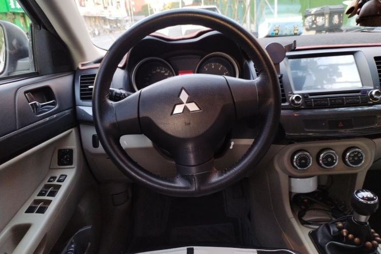 Used Mitsubishi Lancer EX 2012 Fashion Edition 1.8L Manual Comfort Version Steering Wheel