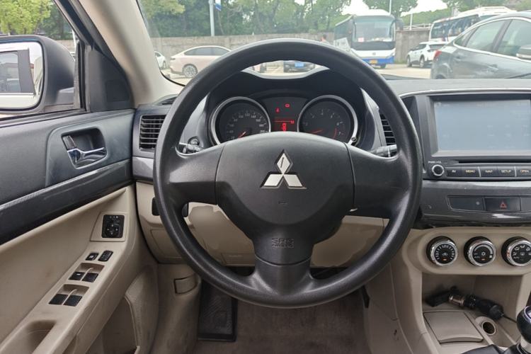 Used Mitsubishi Lancer EX 2012 Fashion Edition 1.8L Manual Comfort Version Steering Wheel