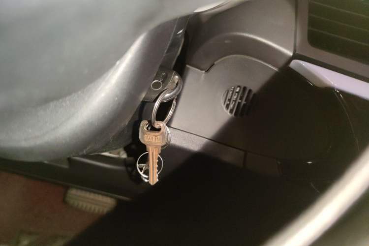 Used Mitsubishi Lancer EX 2012 Classic 1.8L CVT Black-and-White Edition Vehicle Key