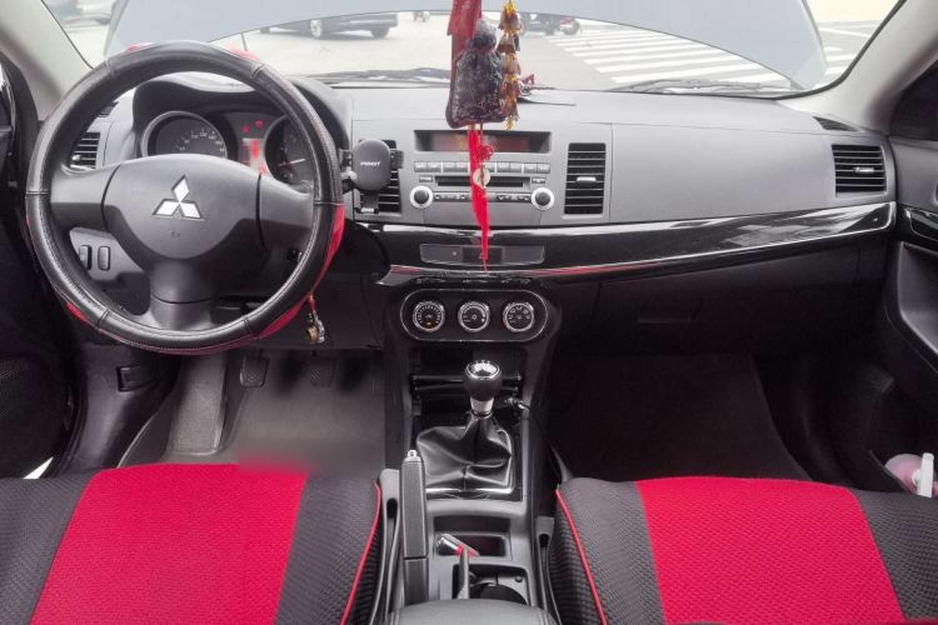 Used Mitsubishi Lancer EX 2013 Chasing Edition 1.8L Manual Luxury Model Center Console