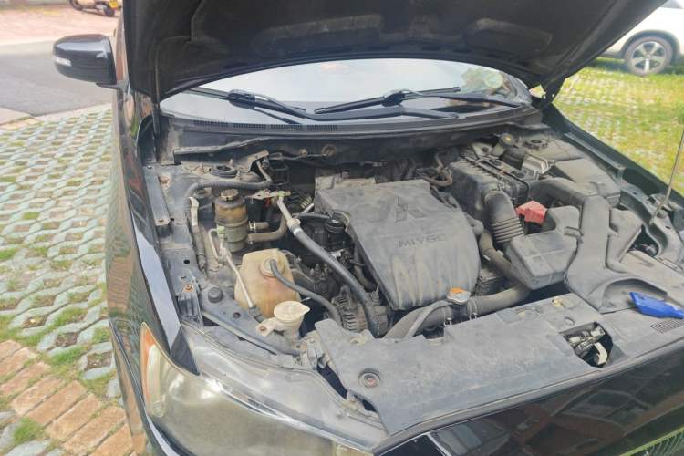 Used Mitsubishi Lancer EX 2013 Style Edition 1.6L Manual Luxury Model Engine Bay Right