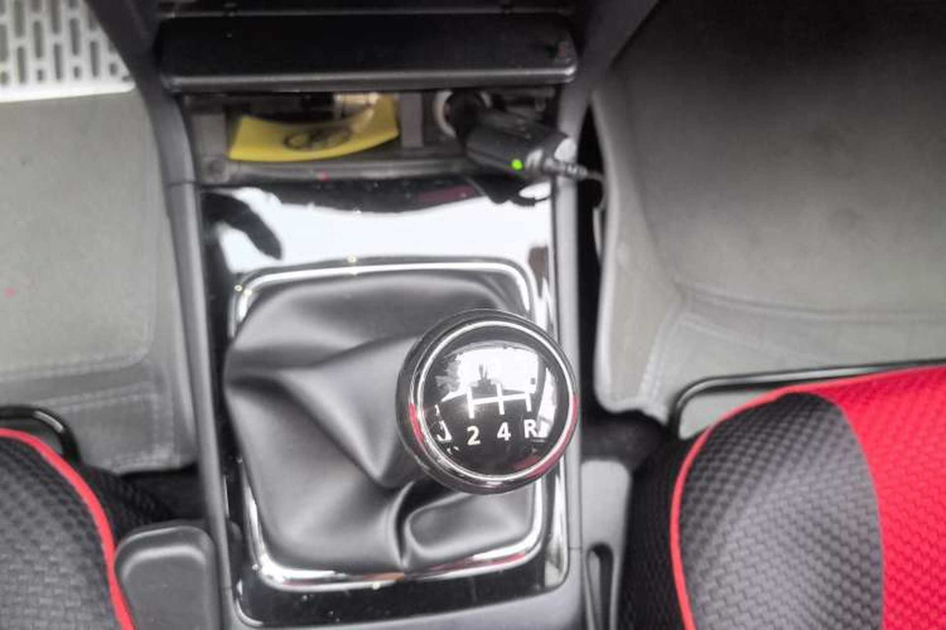 Used Mitsubishi Lancer EX 2013 Chasing Edition 1.8L Manual Luxury Model Gear Lever