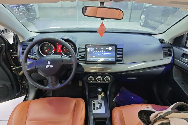 Used Mitsubishi Lancer EX 2013 Fashion Edition 1.8L CVT Comfort Version Interior 2