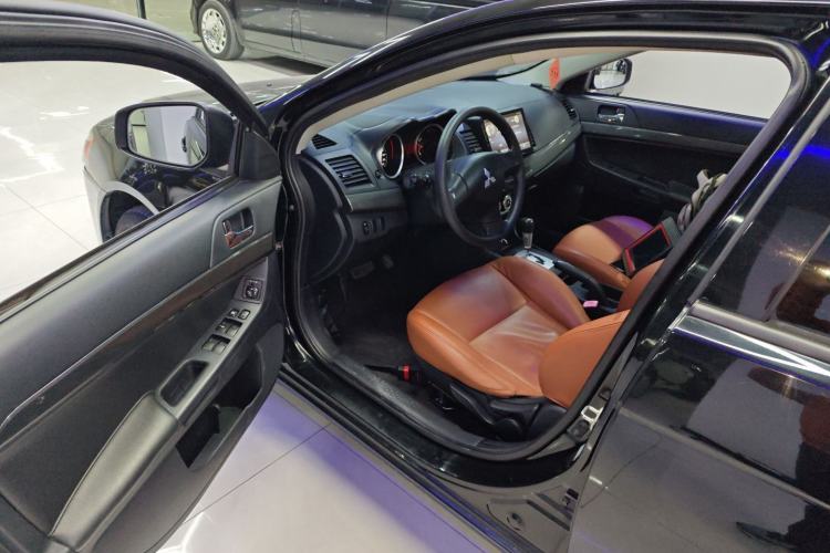 Used Mitsubishi Lancer EX 2013 Fashion Edition 1.8L CVT Comfort Version Interior 3