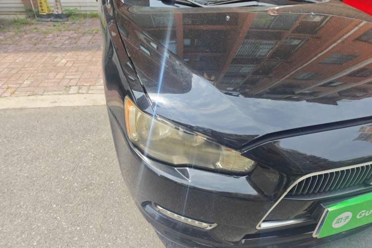 Used Mitsubishi Lancer EX 2013 Style Edition 1.6L Manual Luxury Model Right Front Headlight