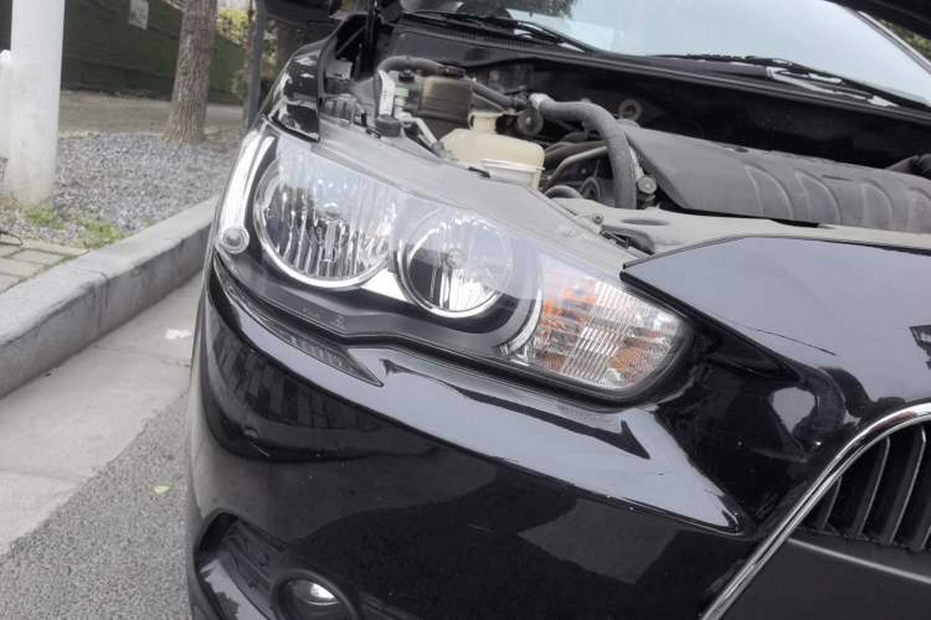 Used Mitsubishi Lancer EX 2013 Chasing Edition 1.8L Manual Luxury Model Right Front Headlight