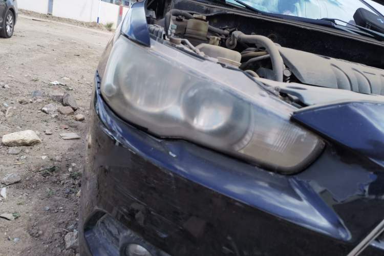 Used Mitsubishi Lancer EX 2013 Fashion Edition 1.8L Manual Comfort Version Right Front Headlight