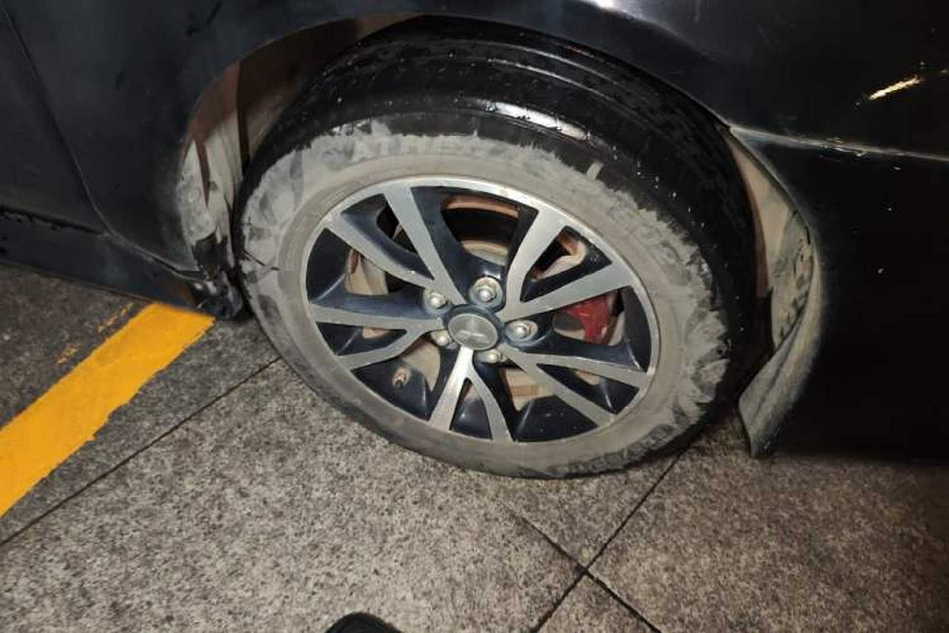 Used Mitsubishi Lancer EX 2013 Fashion Edition 1.8L CVT Comfort Version Right Front Wheel Hub
