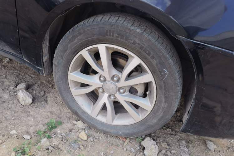Used Mitsubishi Lancer EX 2013 Fashion Edition 1.8L Manual Comfort Version Right Front Wheel Hub