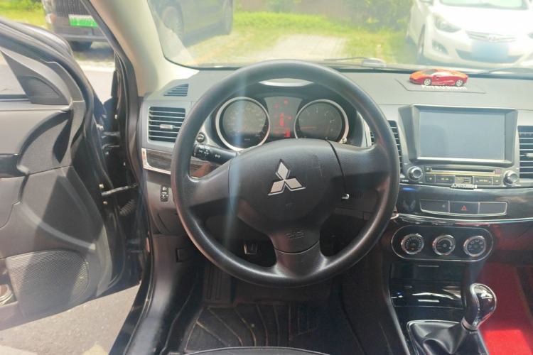 Used Mitsubishi Lancer EX 2013 Style Edition 1.6L Manual Luxury Model Steering Wheel