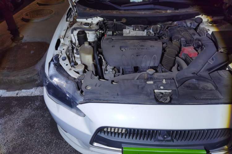 Used Mitsubishi Lancer EX 2013 Chasing Edition 1.8L Manual Luxury Model Engine Bay Right